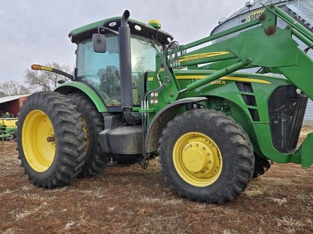 Image of John Deere 8225R equipment image 1