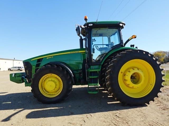 Image of John Deere 8245R equipment image 3