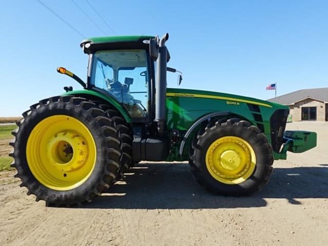 Image of John Deere 8245R equipment image 1