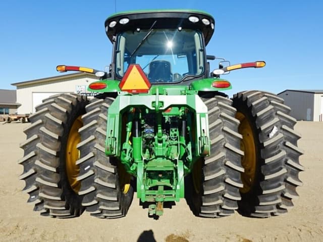 Image of John Deere 8245R equipment image 4