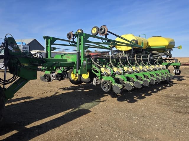 Image of John Deere DB44 equipment image 1