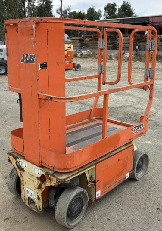 Image of JLG 1230ES Primary image