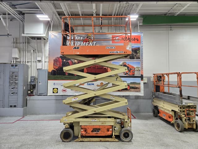 Image of JLG 2630ES equipment image 2