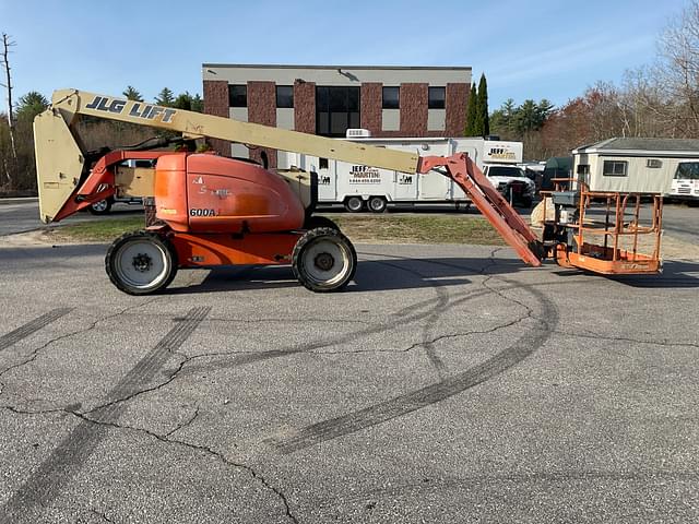 Image of JLG 600AJ equipment image 3