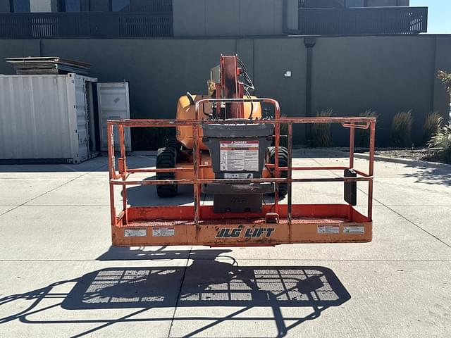 Image of JLG 600AJ equipment image 2