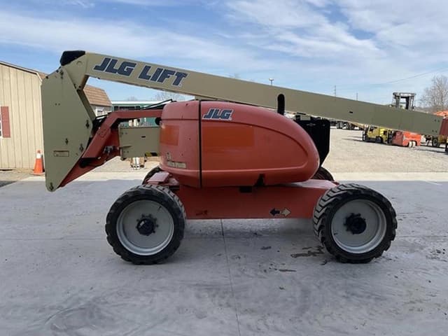 Image of JLG 600AJ equipment image 4