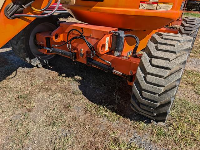 Image of JLG 600AJ equipment image 3