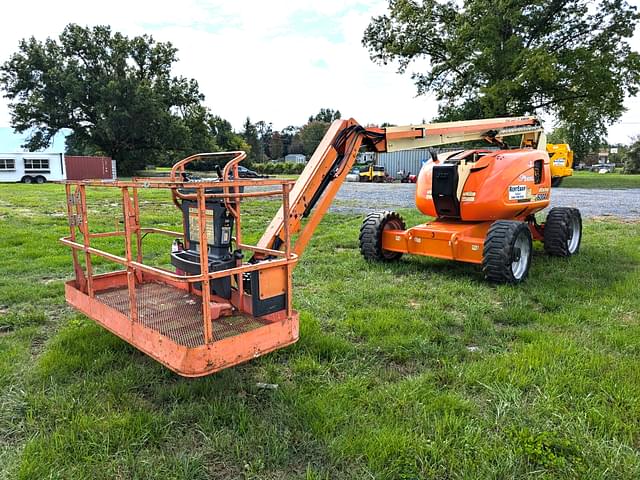 Image of JLG 600AJ equipment image 4