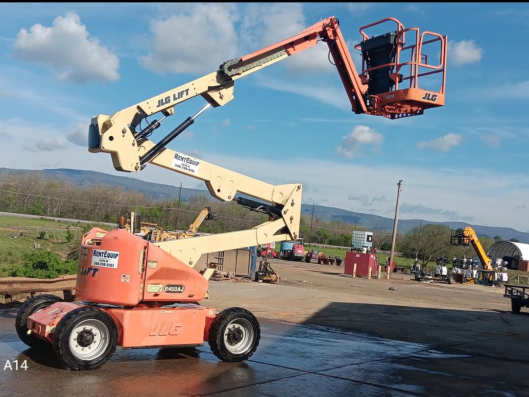 Image of JLG E450AJ Primary image
