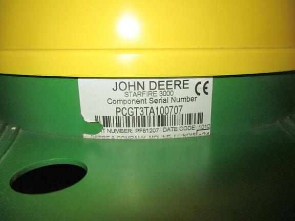 Image of John Deere StarFire 3000 equipment image 4