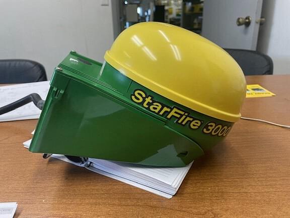 Image of John Deere StarFire 3000 Image 0