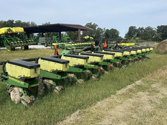 Image of John Deere 1720 Image 0