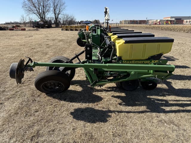 Image of John Deere 1720 equipment image 2