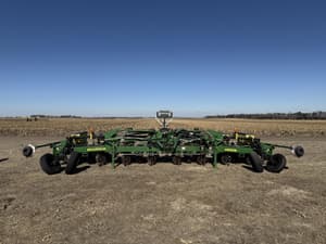 2010 John Deere 1720 Image