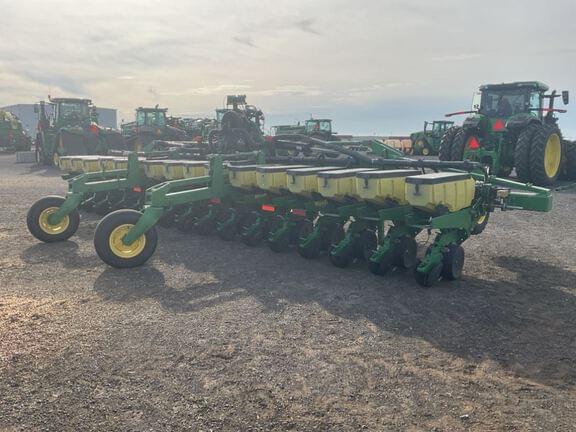 Image of John Deere 1720 equipment image 4