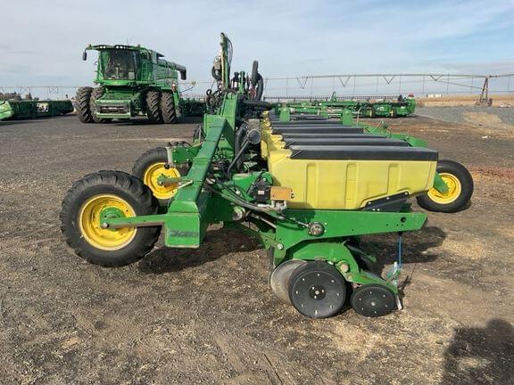 Image of John Deere 1720 equipment image 1
