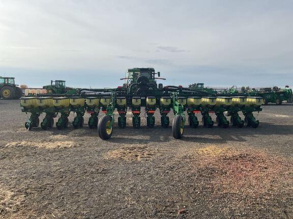 Image of John Deere 1720 equipment image 3