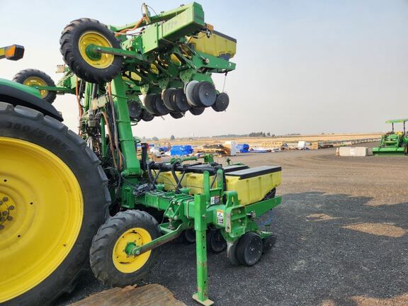 2010 John Deere 1720 Equipment Image0