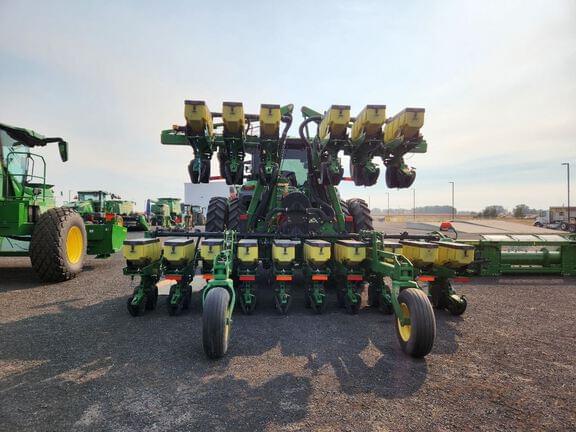 Image of John Deere 1720 equipment image 3