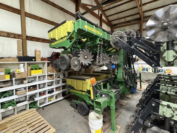 Image of John Deere 1720 Primary image