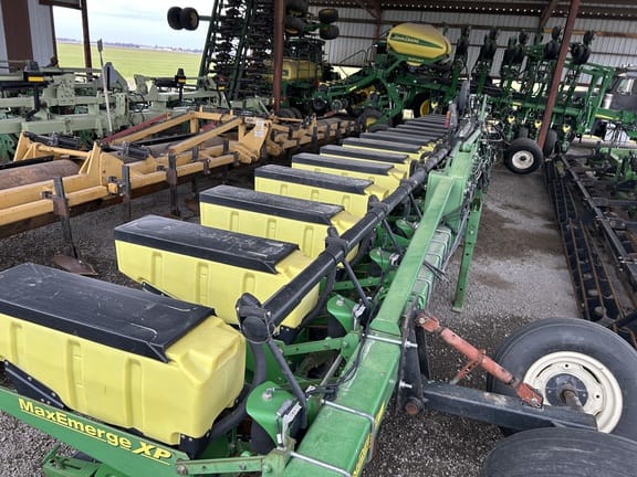 2010 John Deere 1720 Equipment Image0