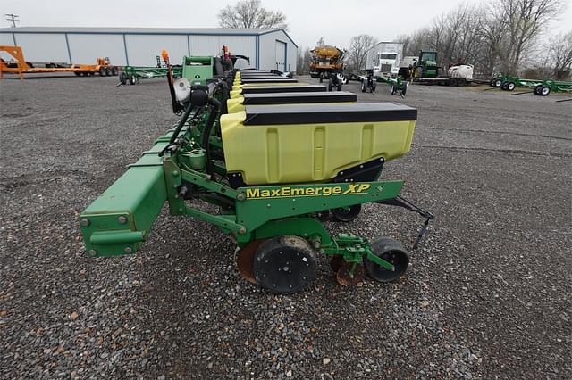 Image of John Deere 1720 equipment image 1