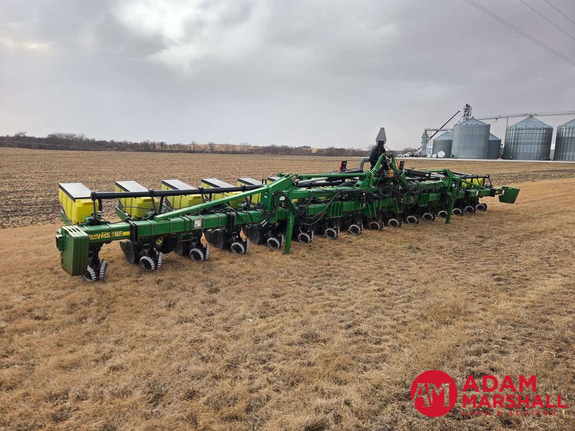 2010 John Deere 1720 Equipment Image0