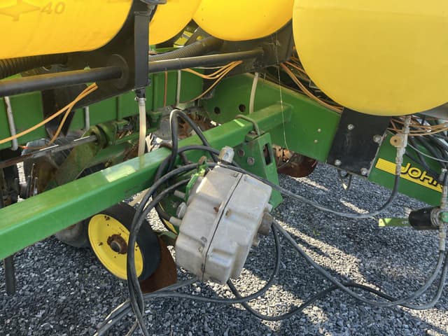 Image of John Deere 1750 equipment image 3
