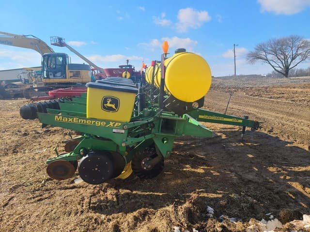 Image of John Deere 1750 equipment image 3
