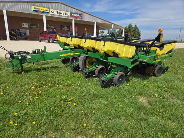 Image of John Deere 1760 equipment image 2