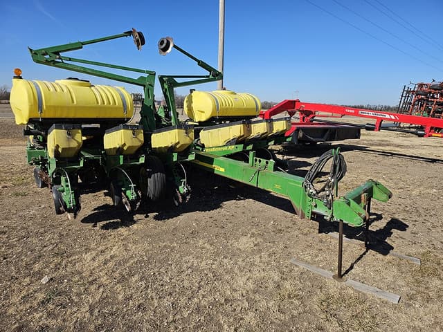 Image of John Deere 1760 equipment image 1