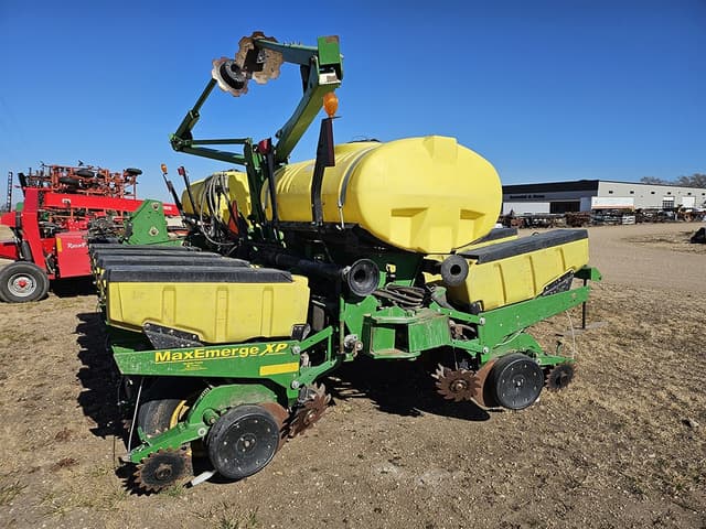 Image of John Deere 1760 equipment image 2