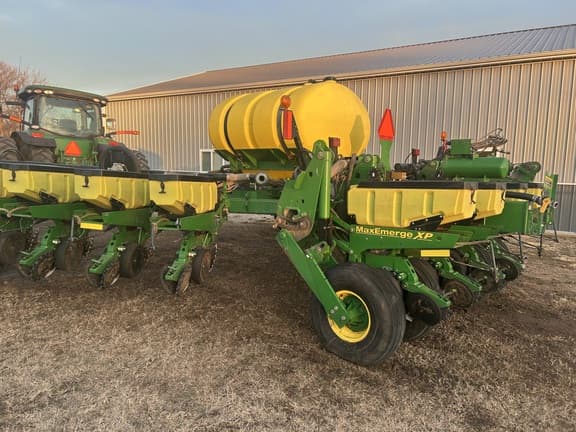 Image of John Deere 1770 equipment image 2