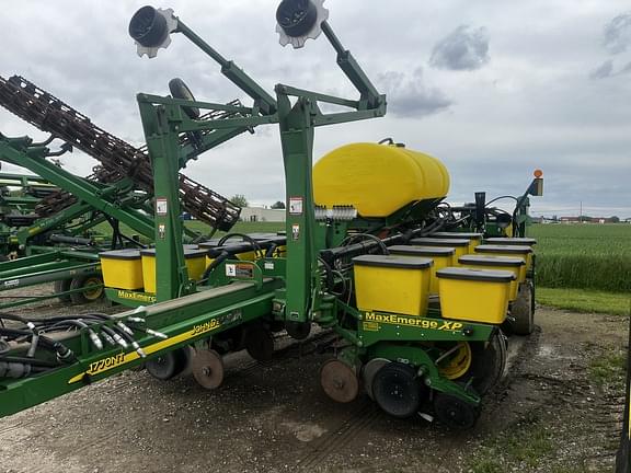 Image of John Deere 1770 equipment image 2