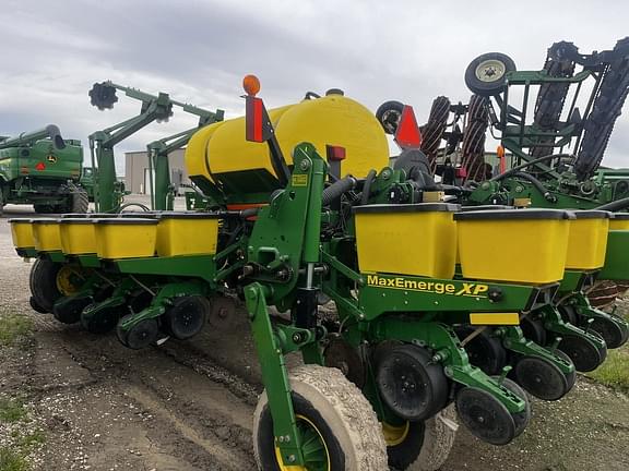 Image of John Deere 1770 equipment image 4