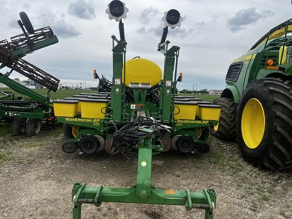 Image of John Deere 1770 equipment image 1