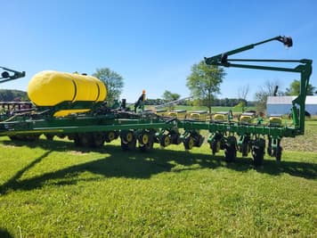 Main image John Deere 1770