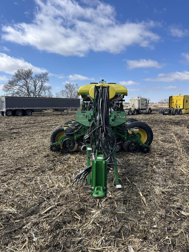 Image of John Deere 1770 equipment image 3