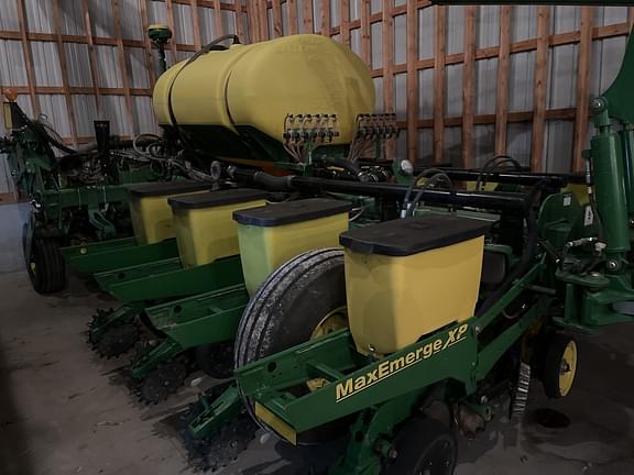 Image of John Deere 1770 equipment image 2