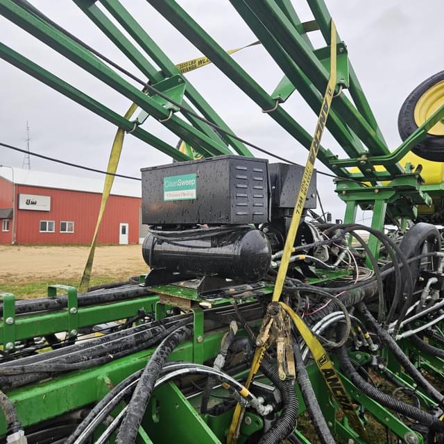 Image of John Deere 1770 equipment image 4