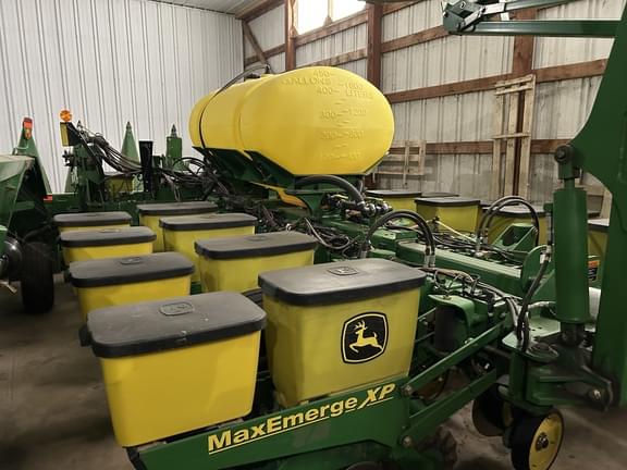 Image of John Deere 1770 equipment image 3