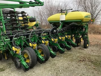 Main image John Deere 1770