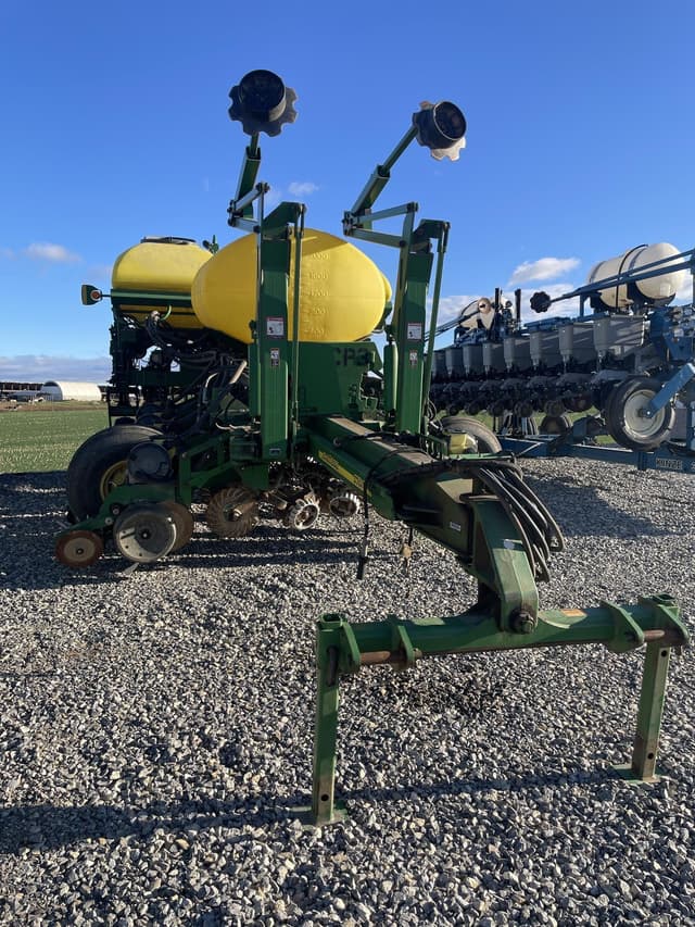 Image of John Deere 1770 equipment image 2