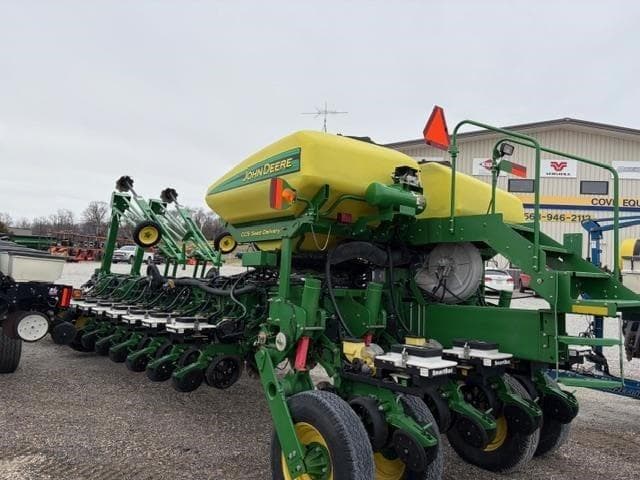 Image of John Deere 1770 equipment image 2