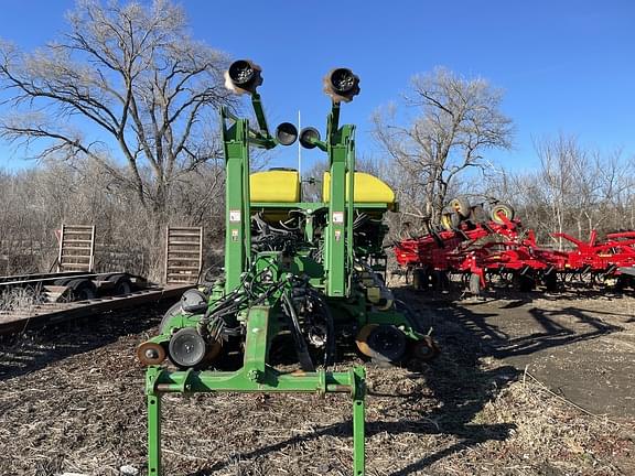 Image of John Deere 1770 equipment image 1