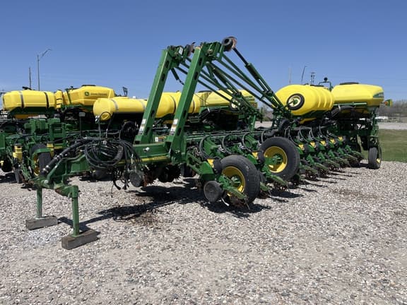 Image of John Deere 1770 equipment image 2