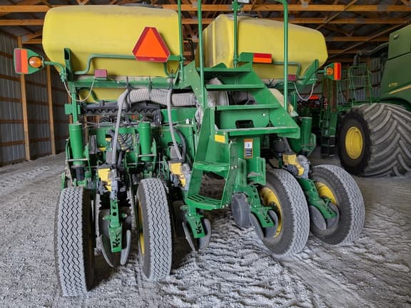 Image of John Deere 1770 equipment image 3