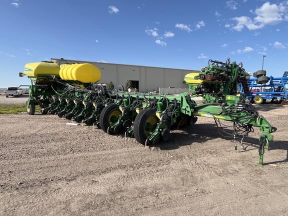 Image of John Deere 1770 equipment image 4