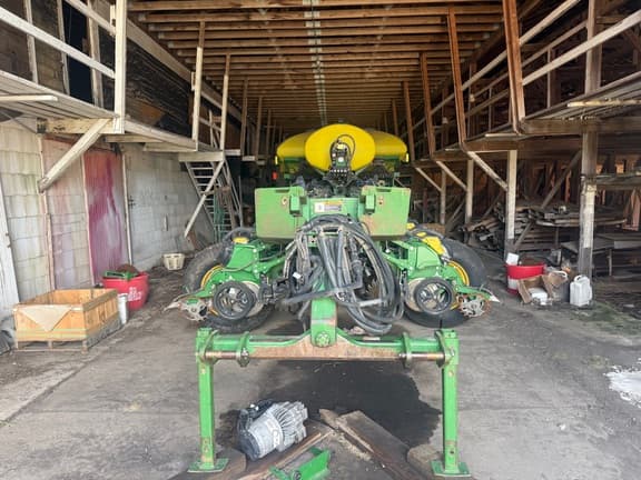 Image of John Deere 1770 equipment image 3