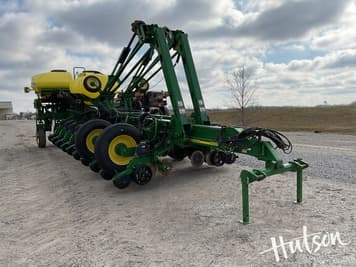 Main image John Deere 1770